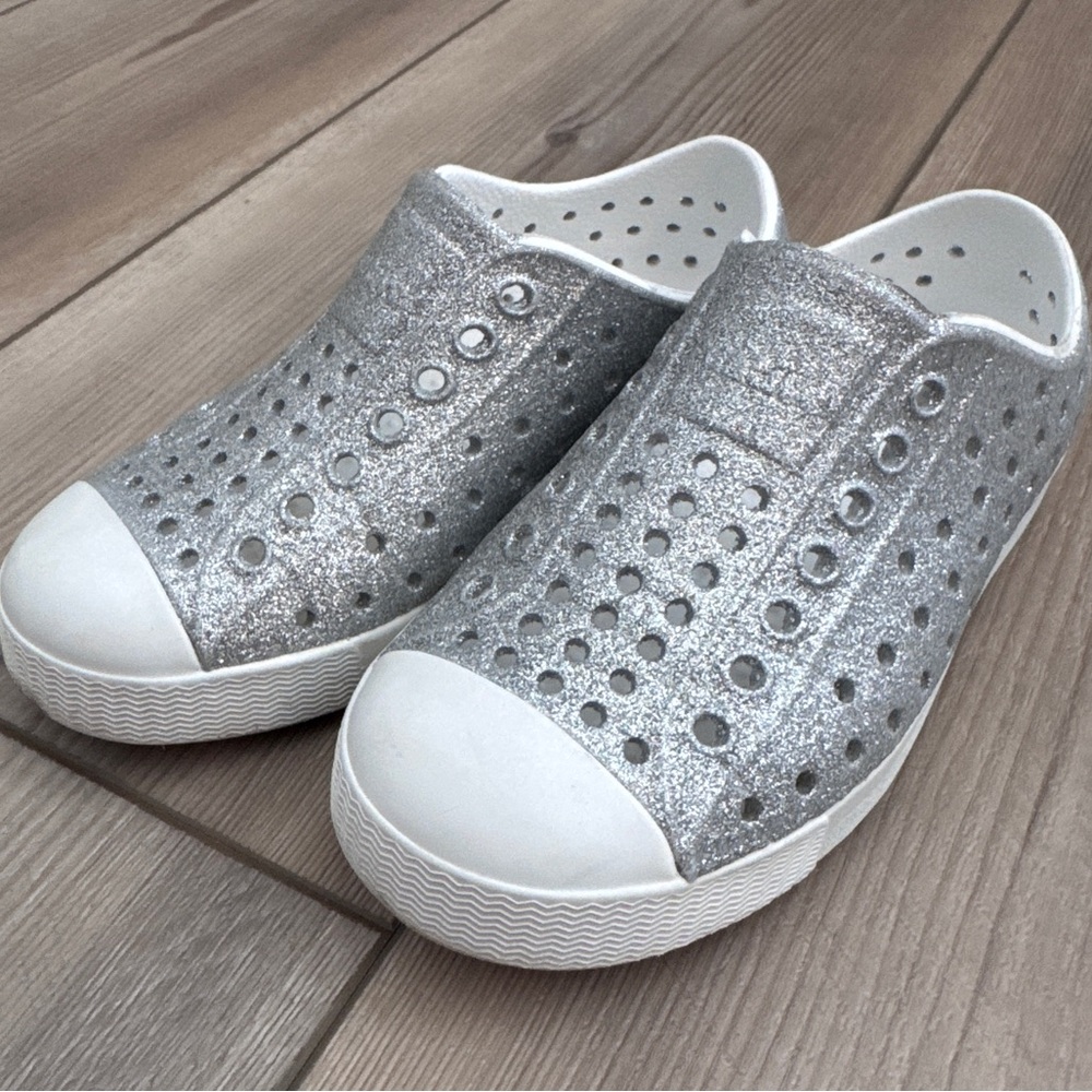 Native Kids Glittery Silver Sneakers